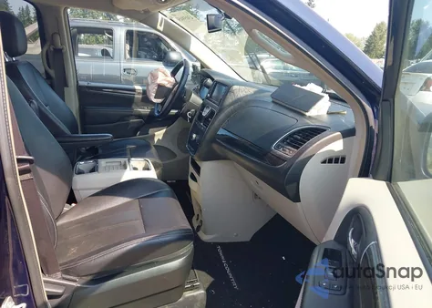 2015 Chrysler Town & Country Touring from USA, damaged, VIN 2C4RC1BG4FR655047